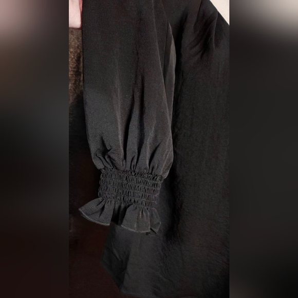 NWT Patriza Luca Black V-Neck Tunic-Style Blouse Size Medium - Picture 7 of 11